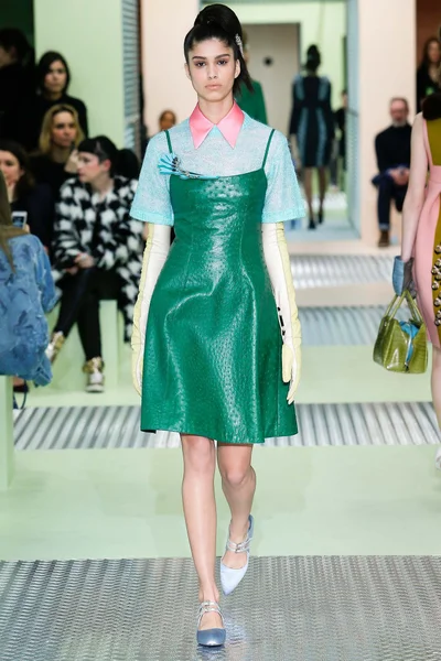 Look 29